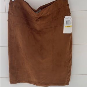 🆕-Jolt faux suede skirt